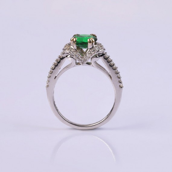 Enchanting emerald and diamond ring